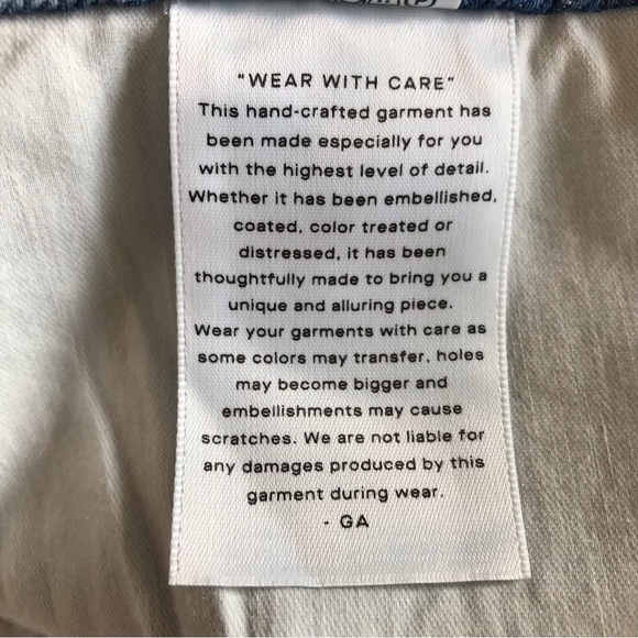 Good American Distressed Button Fly Bombshell Shorts Size 18 NWT - Picture 14 of 15